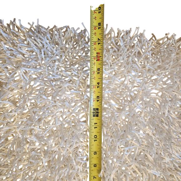 Set of 2 Shag like white pillows 19x19 - Picture 2 of 5